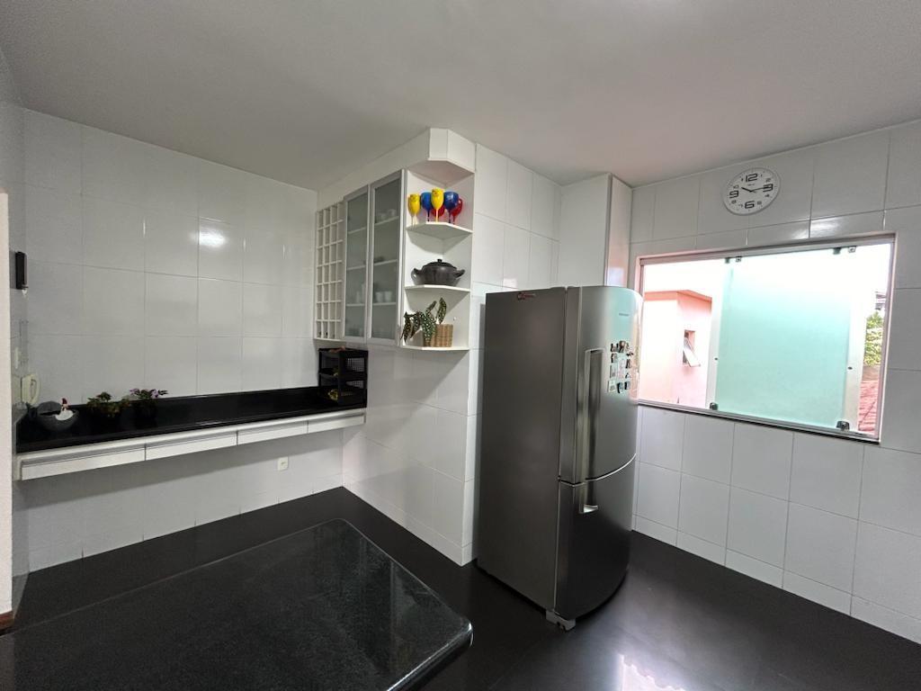 Casa, Nova Esperança, 5 Quartos, 5 Vagas, 1 Suíte