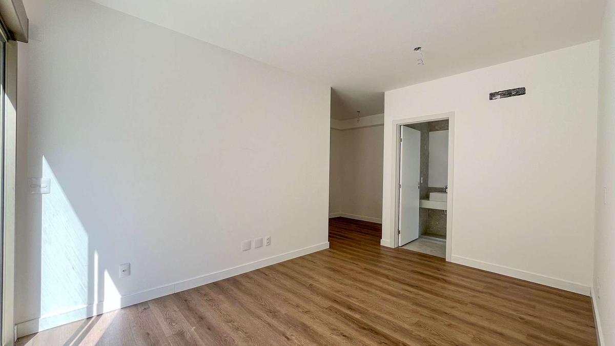 Apartamento, Cruzeiro, 4 Quartos, 4 Vagas, 2 Suítes