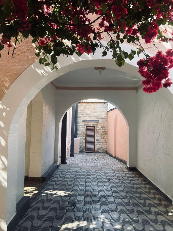 Casa Comercial, Colégio Batista, 4 Quartos, 3 Vagas, 2 Suítes