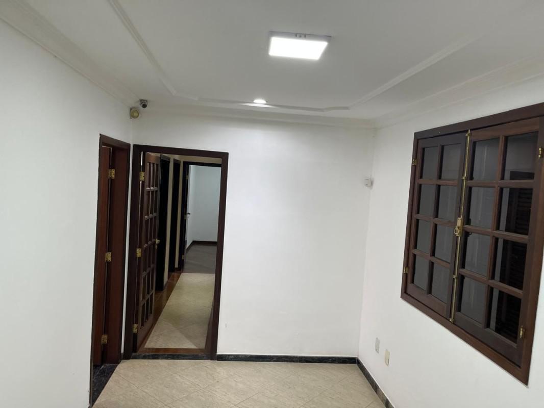 Casa, Barreiro, 5 Quartos, 5 Vagas, 2 Suítes