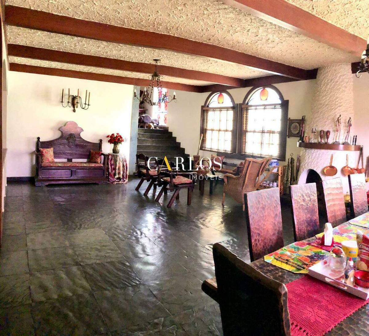 Casa Comercial, Santa Lúcia, 4 Quartos, 3 Vagas, 2 Suítes