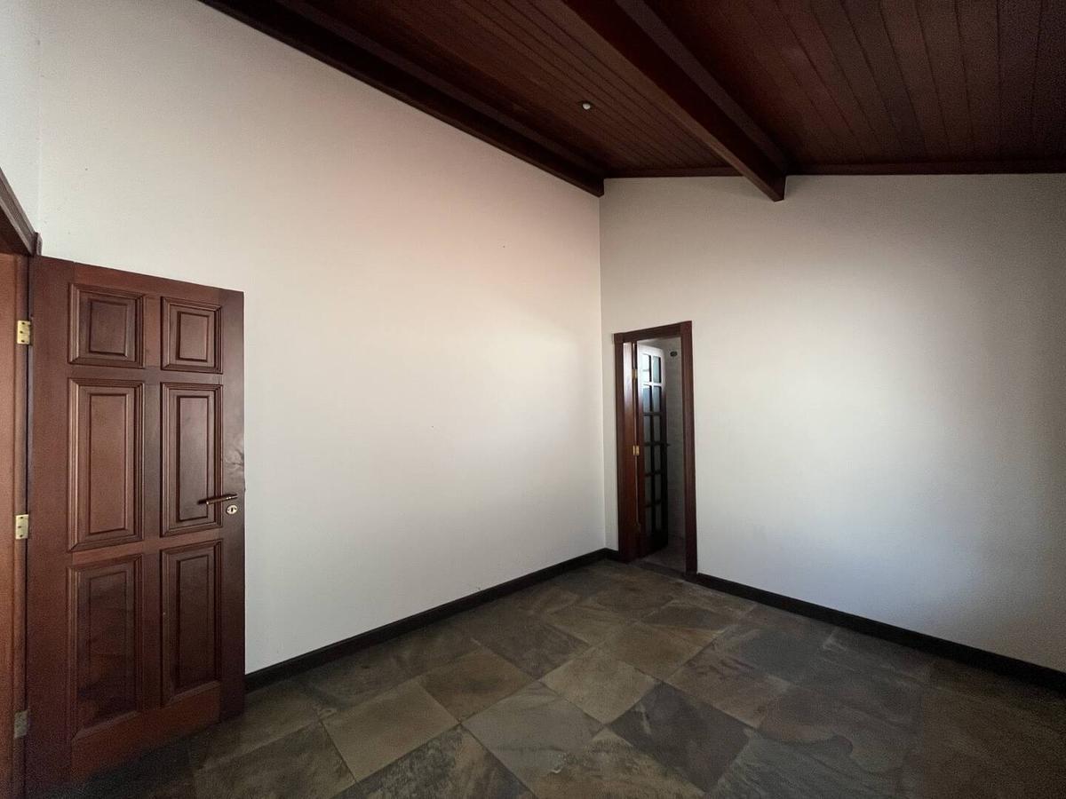 Casa, Professores, 5 Quartos, 2 Vagas, 2 Suítes