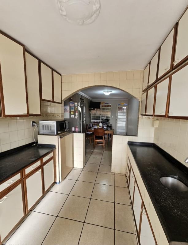 Casa, Novo das Indústrias (barreiro), 3 Quartos, 6 Vagas, 1 Suíte