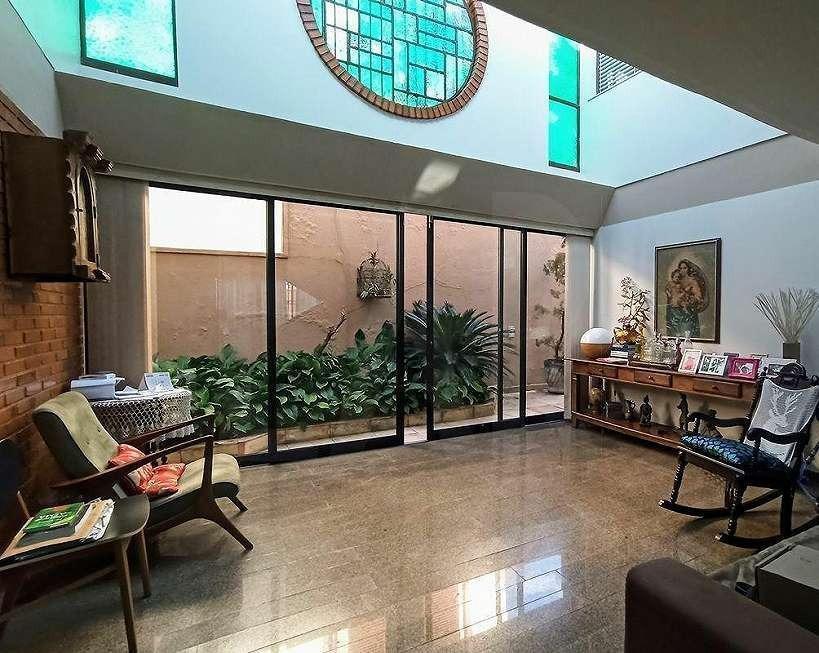 Casa, Santa Lúcia, 4 Quartos, 6 Vagas, 2 Suítes