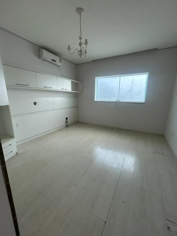 Casa, Centro, 3 Quartos, 3 Vagas, 1 Suíte