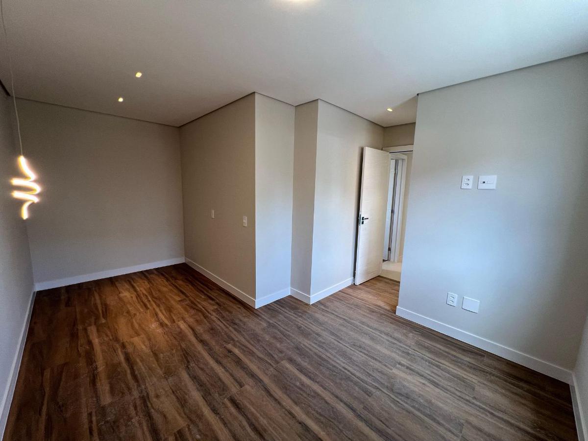 Apartamento, Sagrada Família, 3 Quartos, 2 Vagas, 1 Suíte