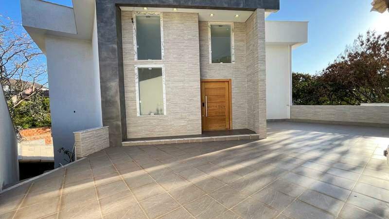 Casa, Estoril, 3 Quartos, 6 Vagas, 1 Suíte