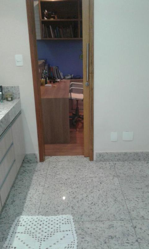 Casa, Alípio de Melo, 4 Quartos, 2 Vagas, 1 Suíte