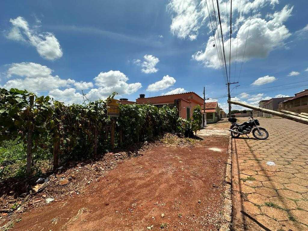 Lote, Centro, 0 Quarto, 0 Vaga