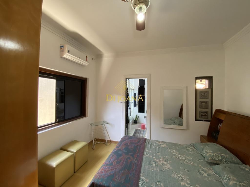 Casa, Centro, 3 Quartos, 2 Vagas, 1 Suíte