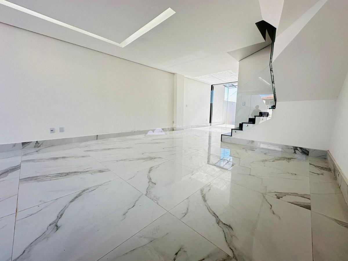 Casa, Santa Branca, 3 Quartos, 2 Vagas, 1 Suíte