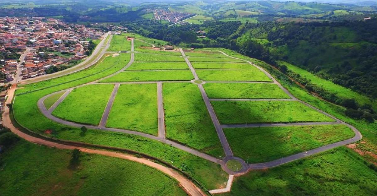 Lote, Centro, 0 Quarto, 0 Vaga
