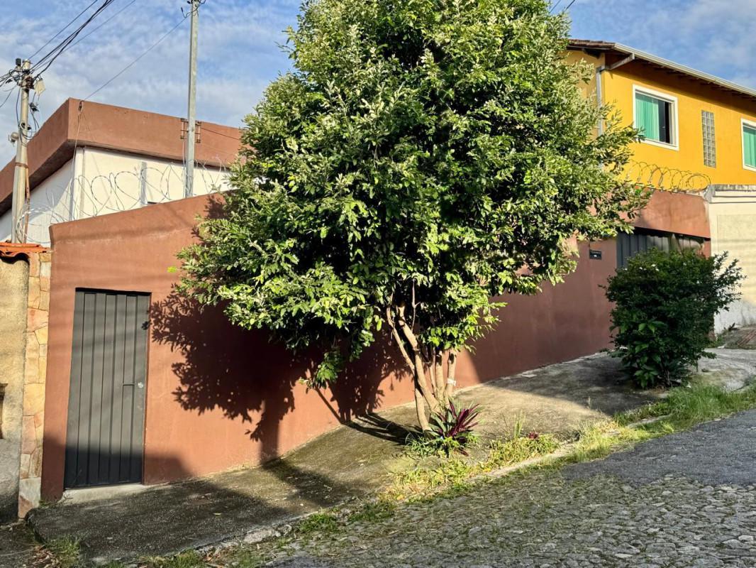 Casa, Santa Mônica, 4 Quartos, 2 Vagas, 1 Suíte