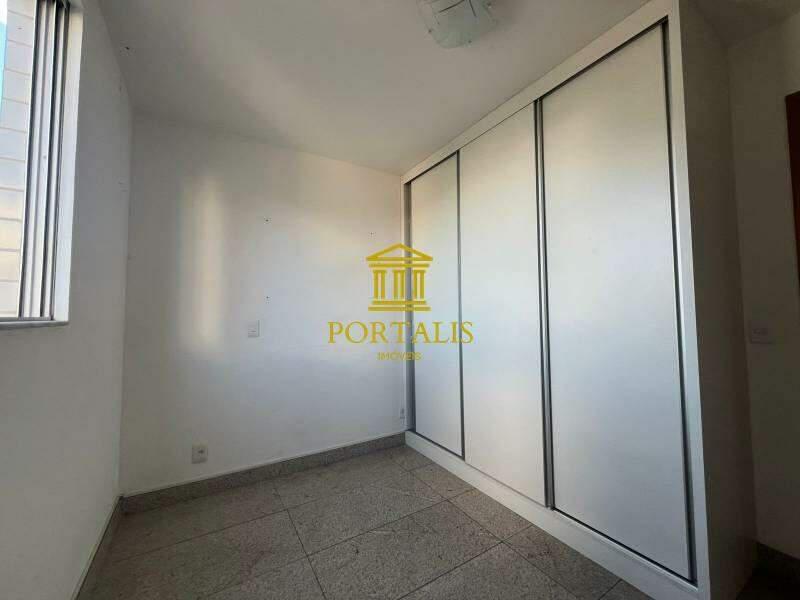 Apartamento, Sagrada Família, 3 Quartos, 2 Vagas, 1 Suíte