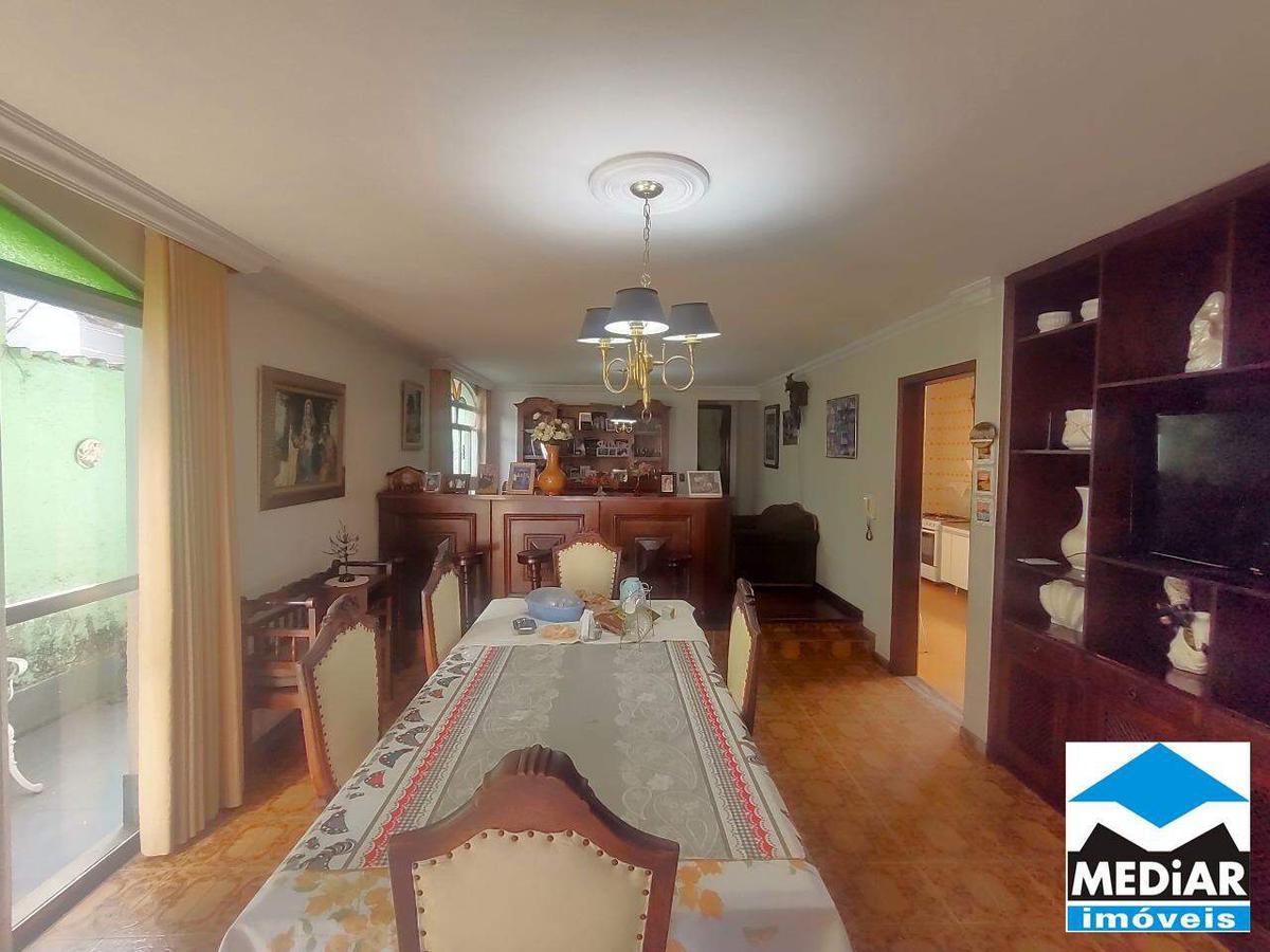 Casa, Colégio Batista, 6 Quartos, 4 Vagas, 1 Suíte