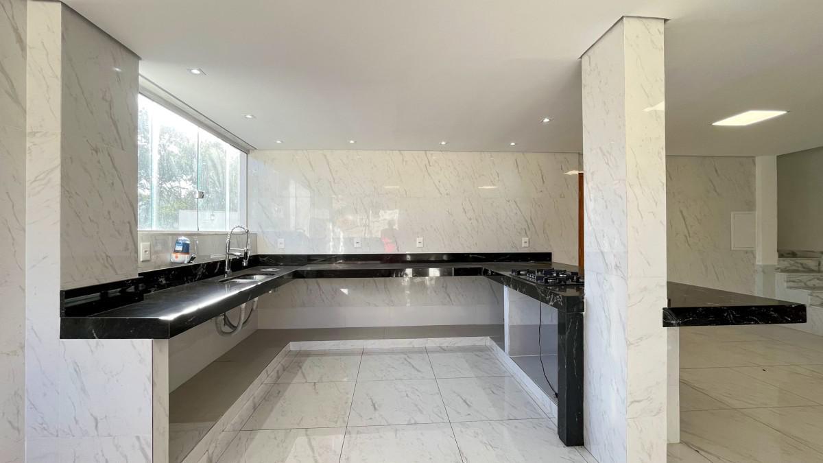 Casa, Estoril, 3 Quartos, 6 Vagas, 1 Suíte