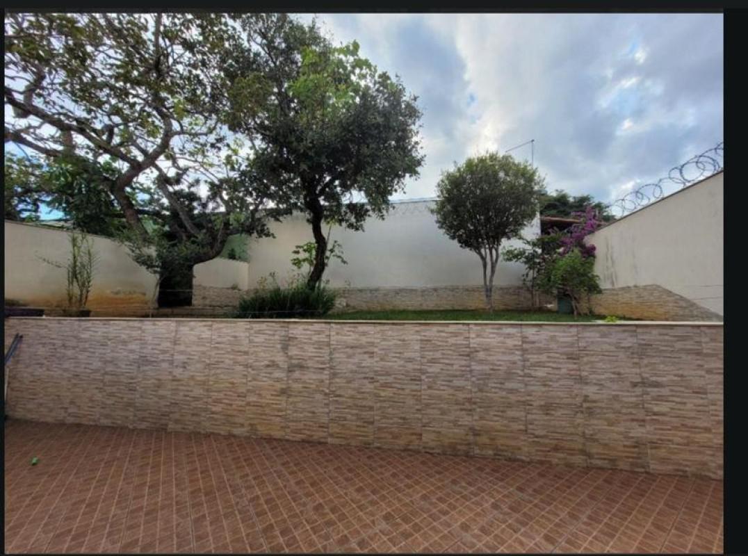 Casa, Lundcea, 4 Quartos, 2 Vagas, 1 Suíte