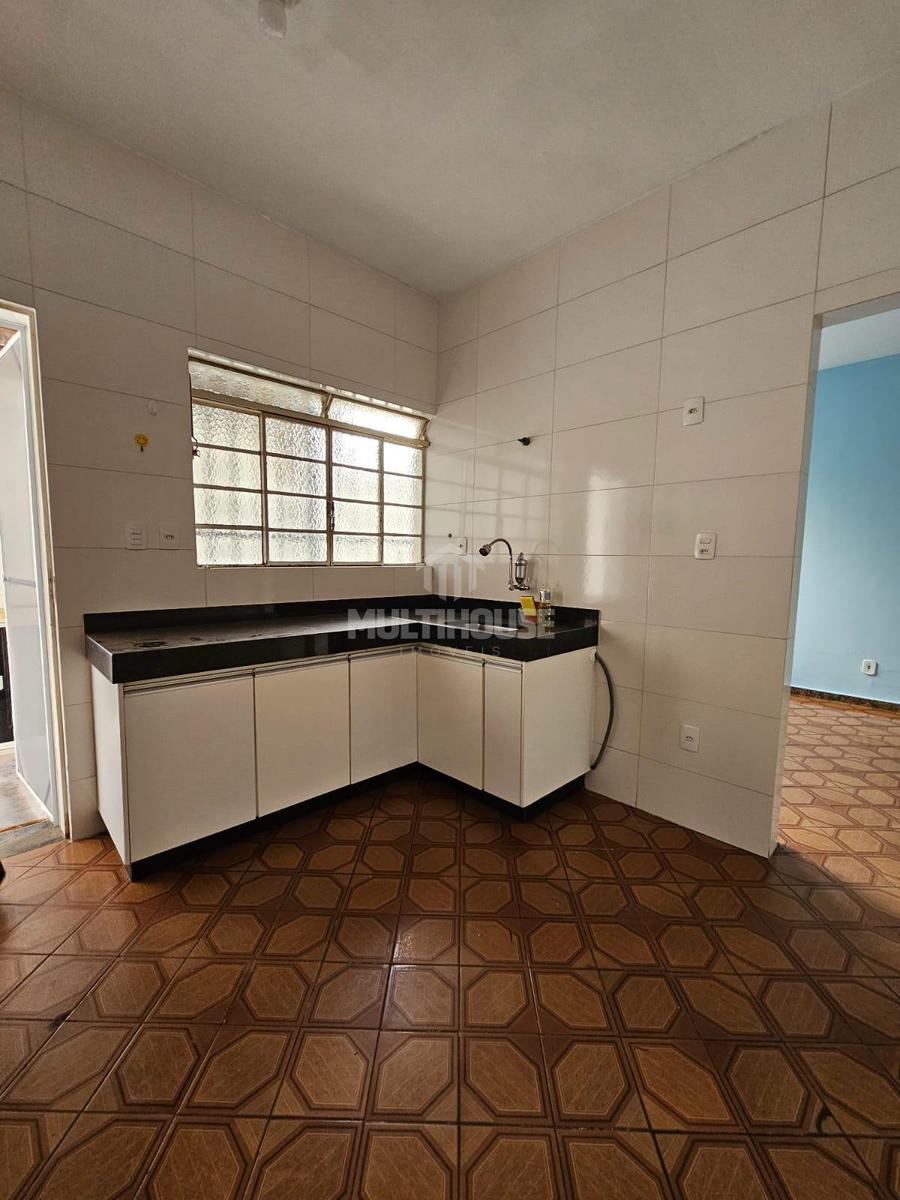 Casa, Santa Branca, 2 Quartos, 0 Vaga, 1 Suíte