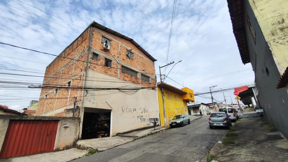 Andar, Pedra Azul, 2 Quartos, 5 Vagas
