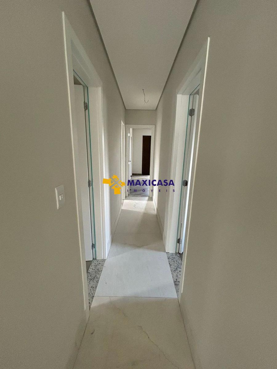 Apartamento, Jaraguá, 4 Quartos, 3 Vagas, 2 Suítes