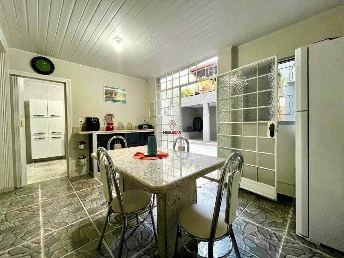 Casa, Teixeira Dias, 3 Quartos, 3 Vagas, 1 Suíte