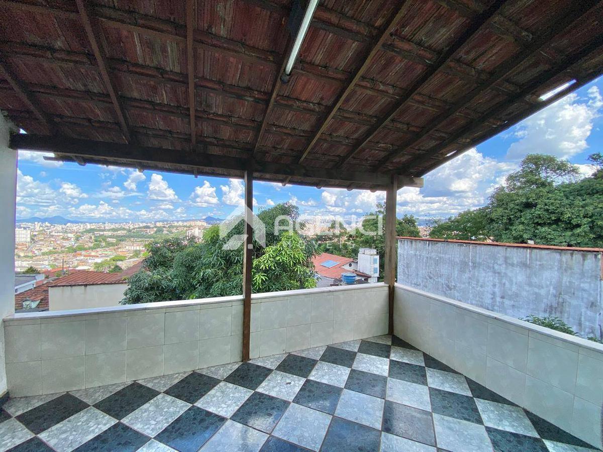 Casa, Santa Maria, 6 Quartos, 0 Vaga, 0 Suíte