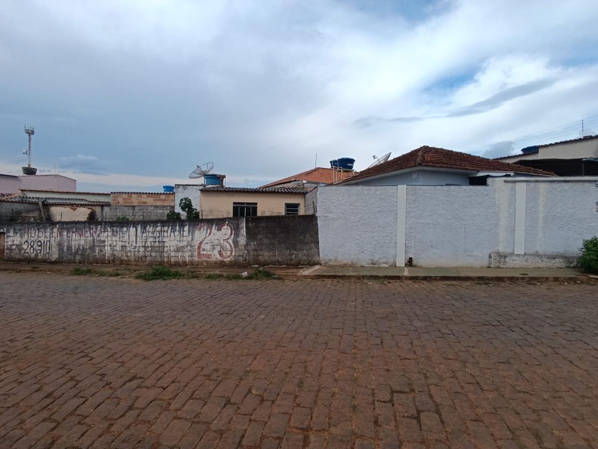 Casa, Centro, 2 Quartos, 1 Vaga