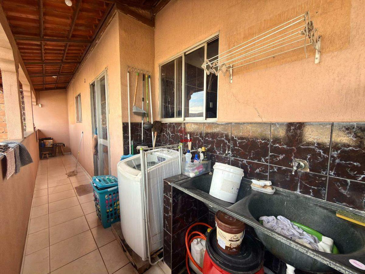 Casa, CDI Jatobá (barreiro), 3 Quartos, 4 Vagas, 1 Suíte