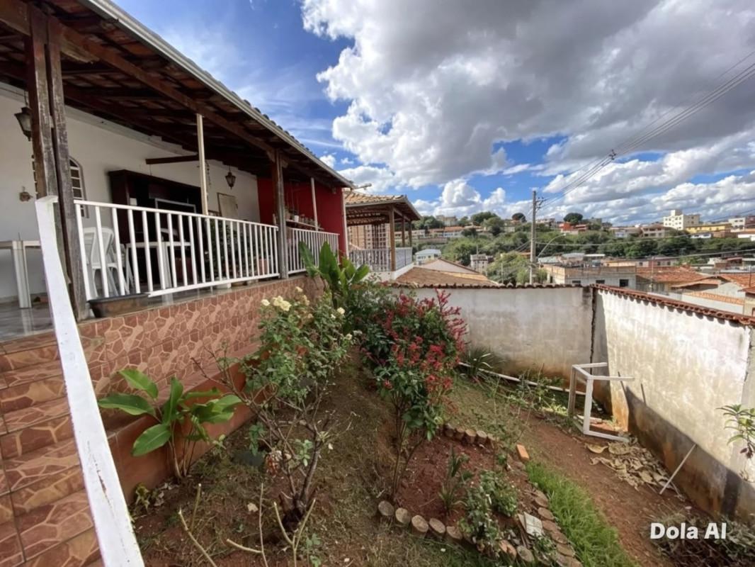 Casa, Teixeira Dias (barreiro), 4 Quartos, 0 Vaga