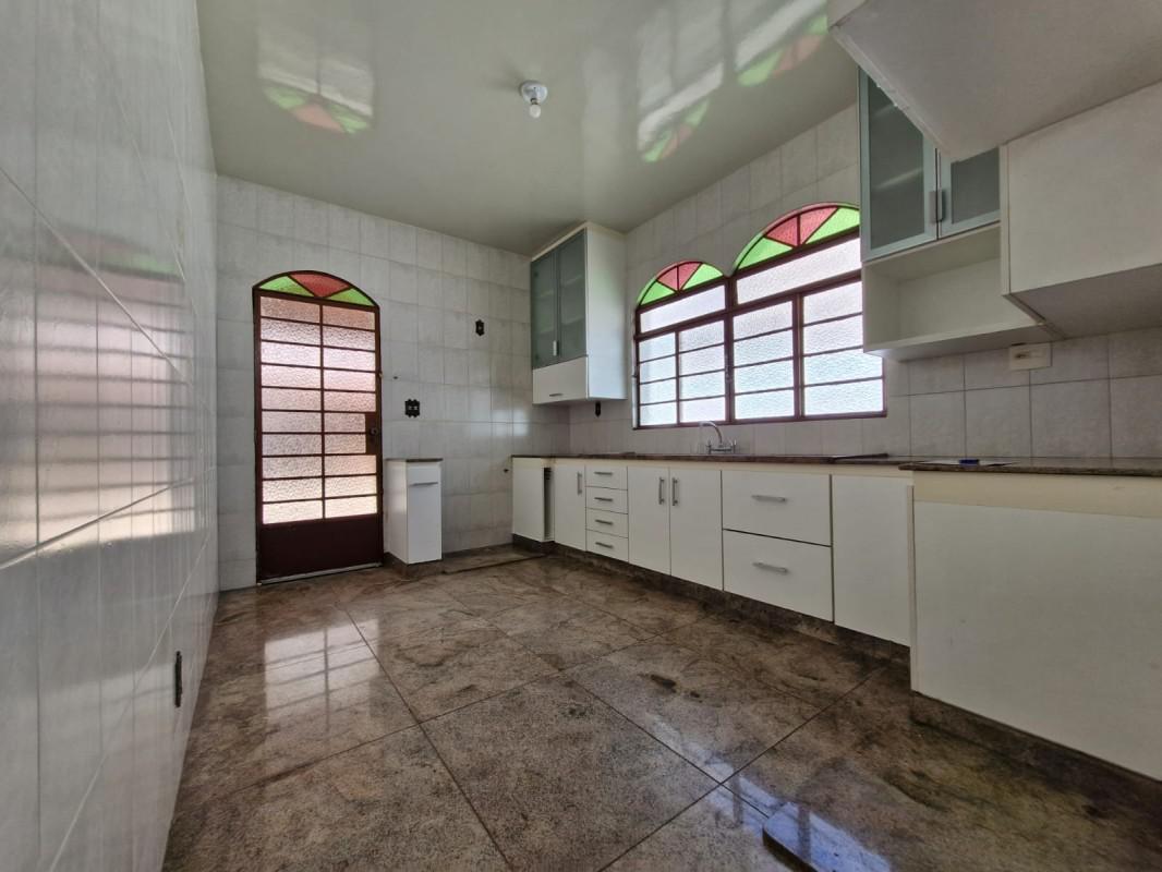 Casa, Castelo, 4 Quartos, 4 Vagas, 2 Suítes