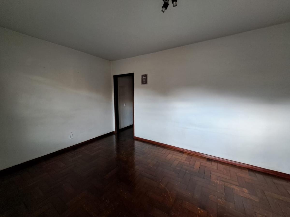Casa, Centro, 3 Quartos, 0 Vaga, 1 Suíte