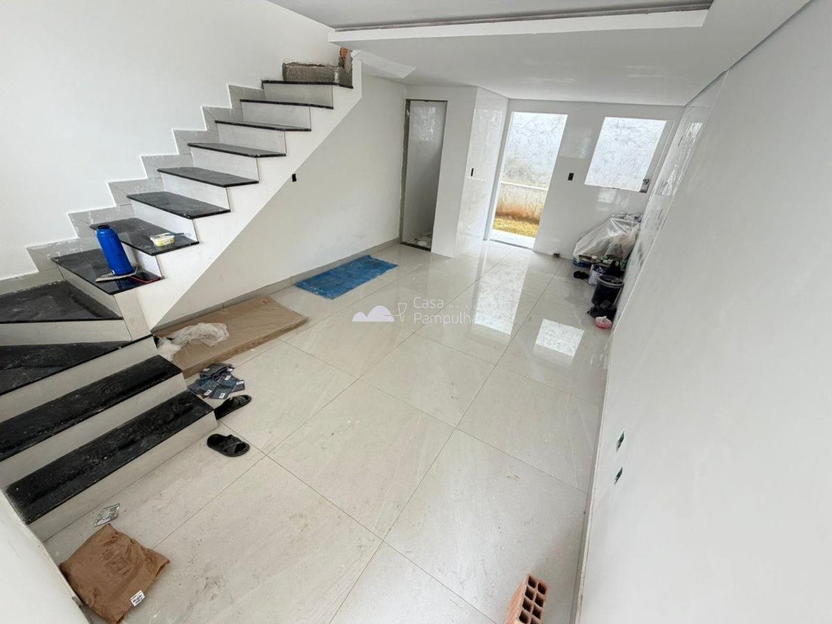 Casa, Piratininga (venda Nova), 2 Quartos, 1 Vaga, 2 Suítes