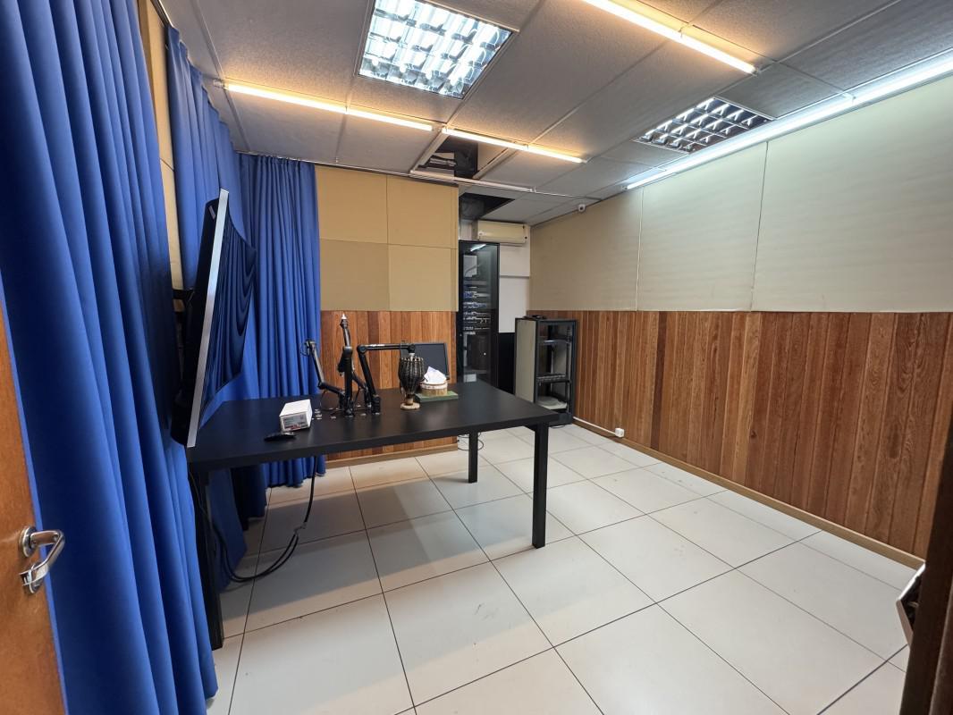 Andar, Centro, 0 Quarto, 10 Vagas