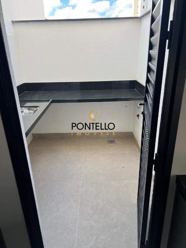 Casa, Buritis, 2 Quartos, 2 Vagas, 2 Suítes