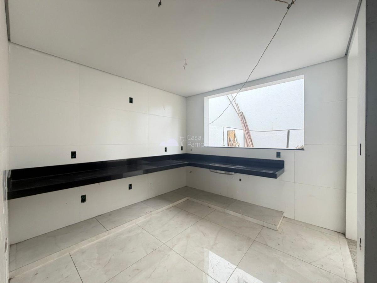 Casa, Santa Mônica, 3 Quartos, 4 Vagas, 1 Suíte