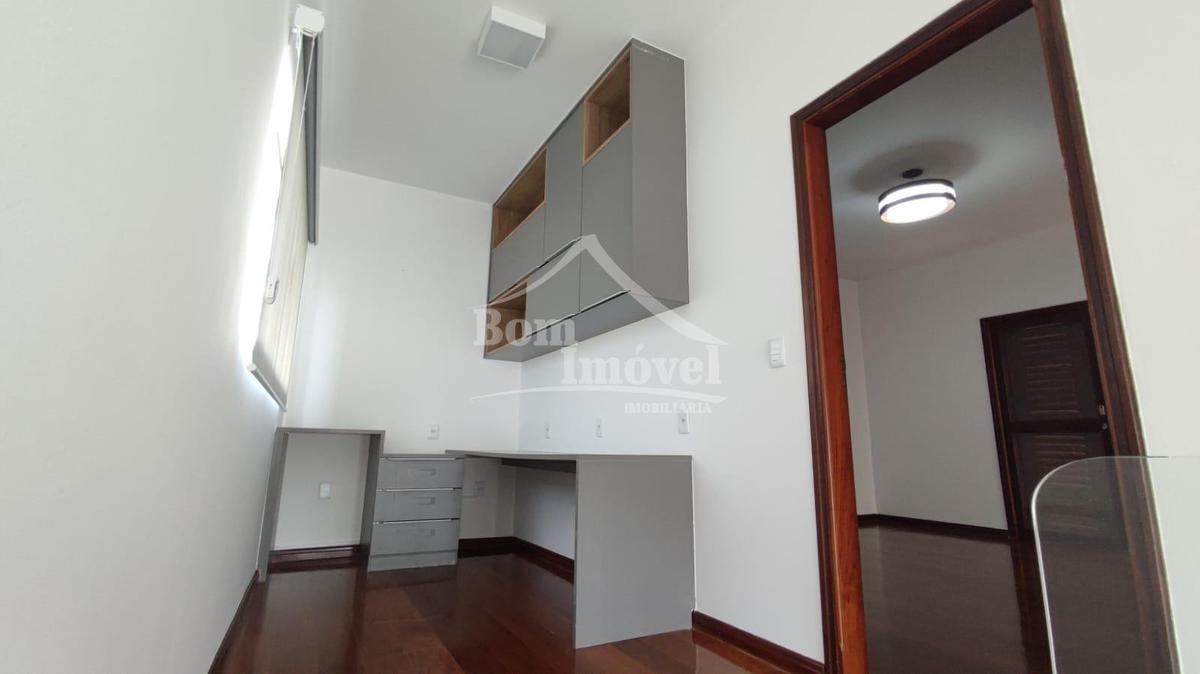 Casa, Centro, 3 Quartos, 4 Vagas, 3 Suítes