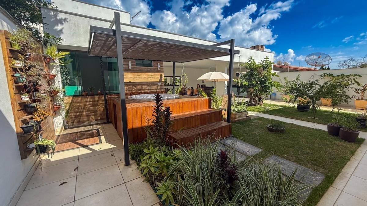 Casa, Ingá Alto, 3 Quartos, 4 Vagas, 1 Suíte