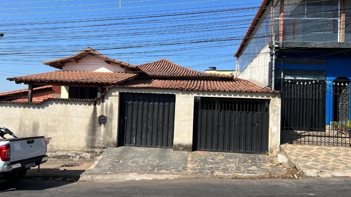 Casa, Tirol (barreiro), 4 Quartos, 2 Vagas, 1 Suíte