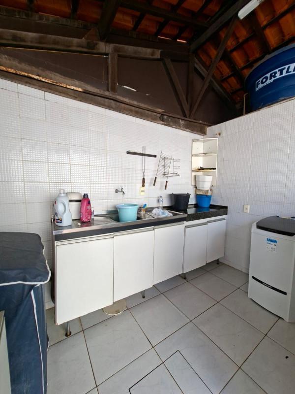 Casa, Miramar (barreiro), 4 Quartos, 6 Vagas, 1 Suíte