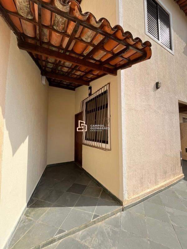 Casa, Castelo, 2 Quartos, 2 Vagas