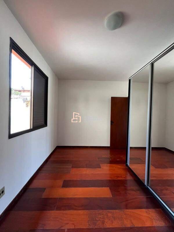Casa, Castelo, 2 Quartos, 2 Vagas