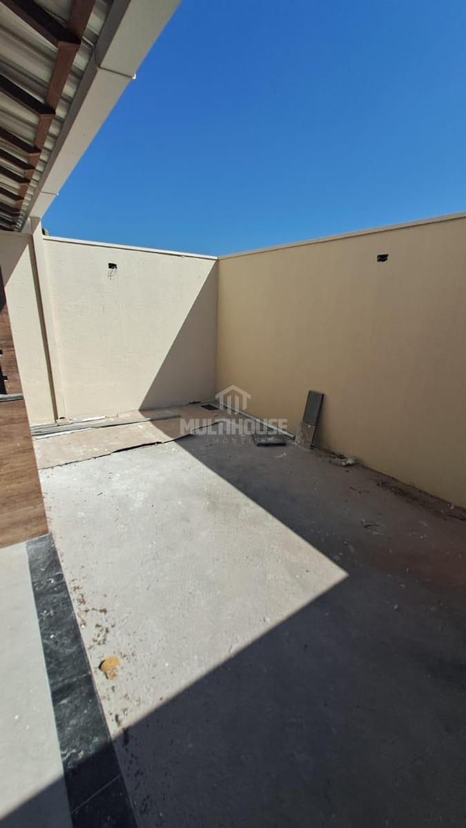 Casa, Santa Branca, 3 Quartos, 4 Vagas, 1 Suíte