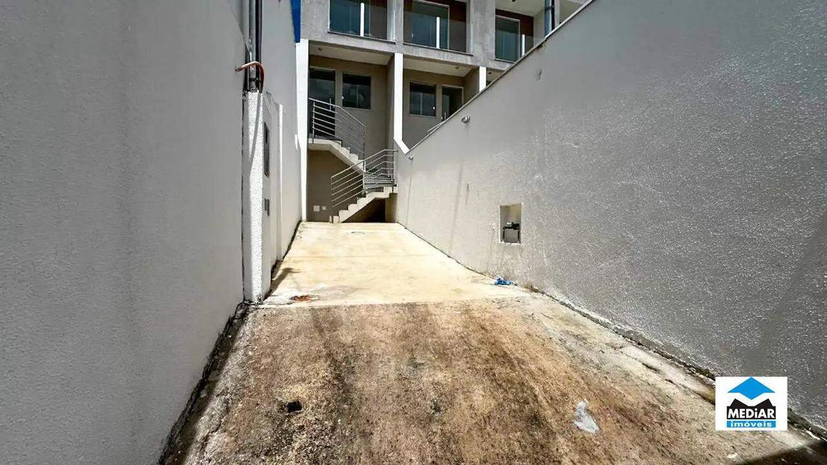 Casa, Santa Branca, 2 Quartos, 2 Vagas, 2 Suítes