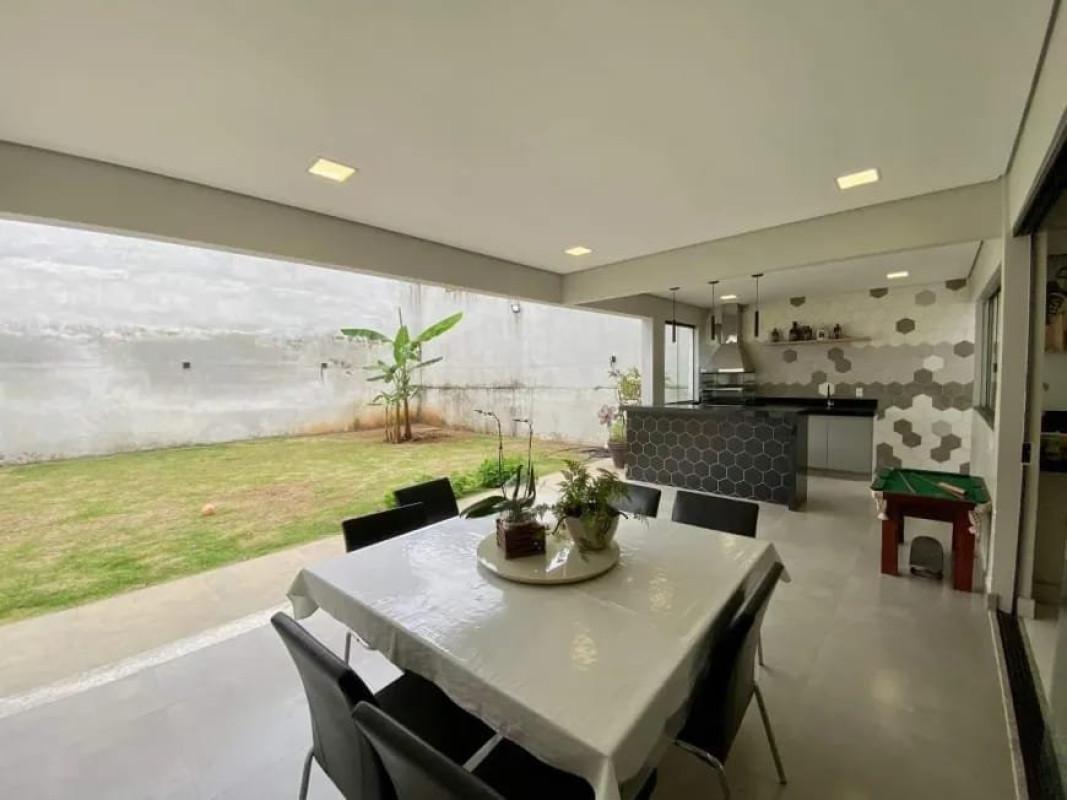 Casa, Planalto, 3 Quartos, 4 Vagas, 3 Suítes