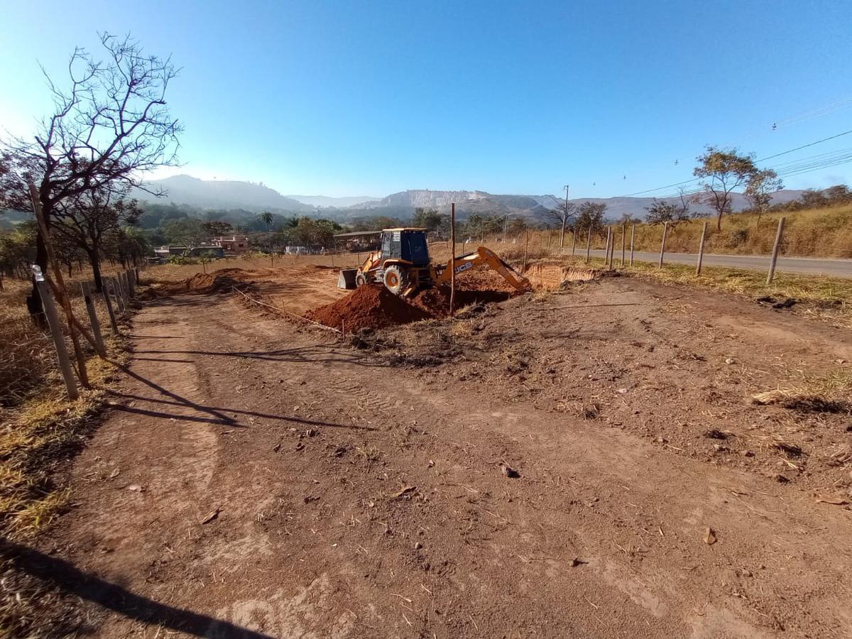 Lote, Bandeirinhas, 0 Quarto, 0 Vaga