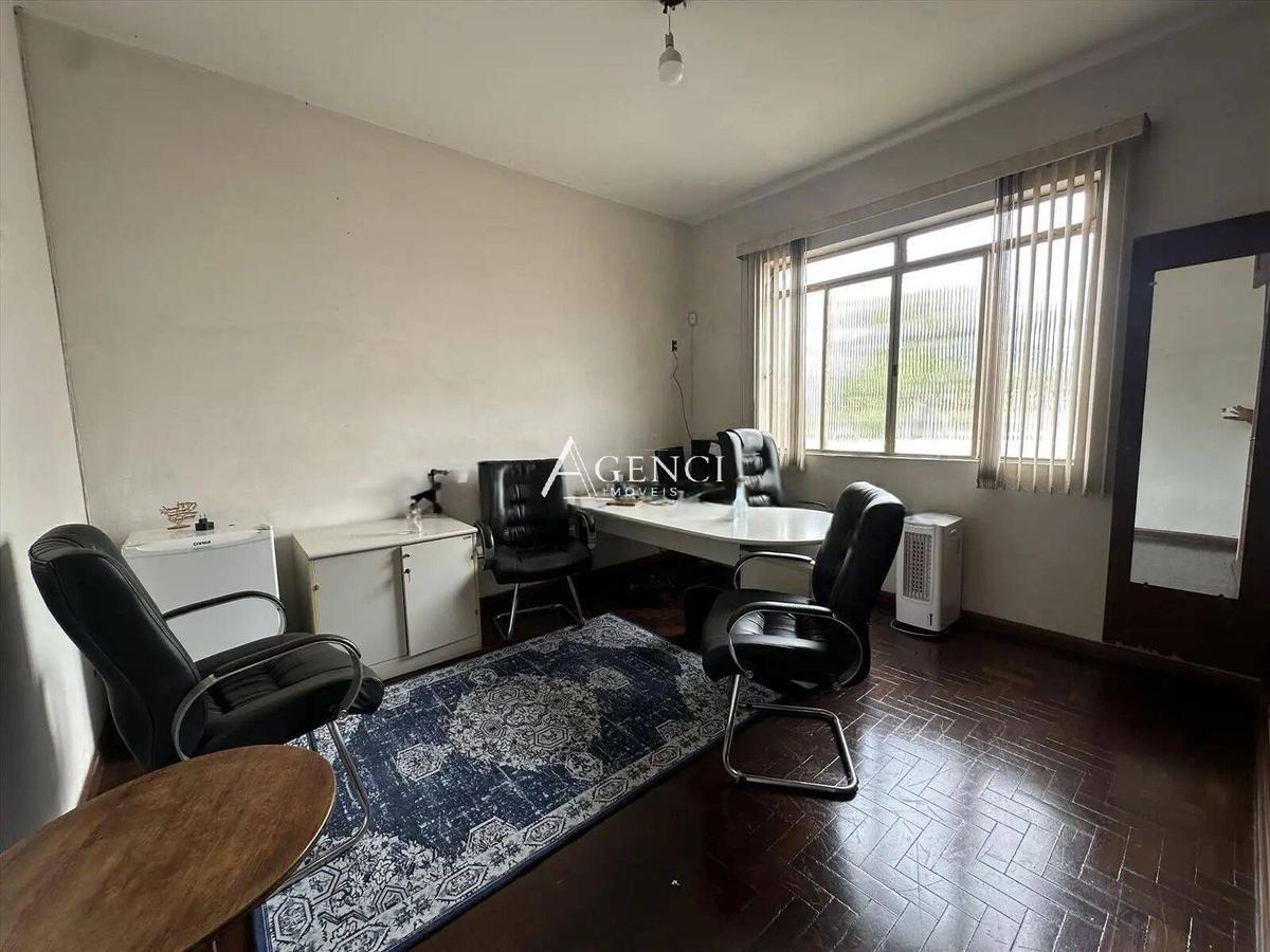 Casa, Califórnia, 4 Quartos, 0 Vaga, 1 Suíte