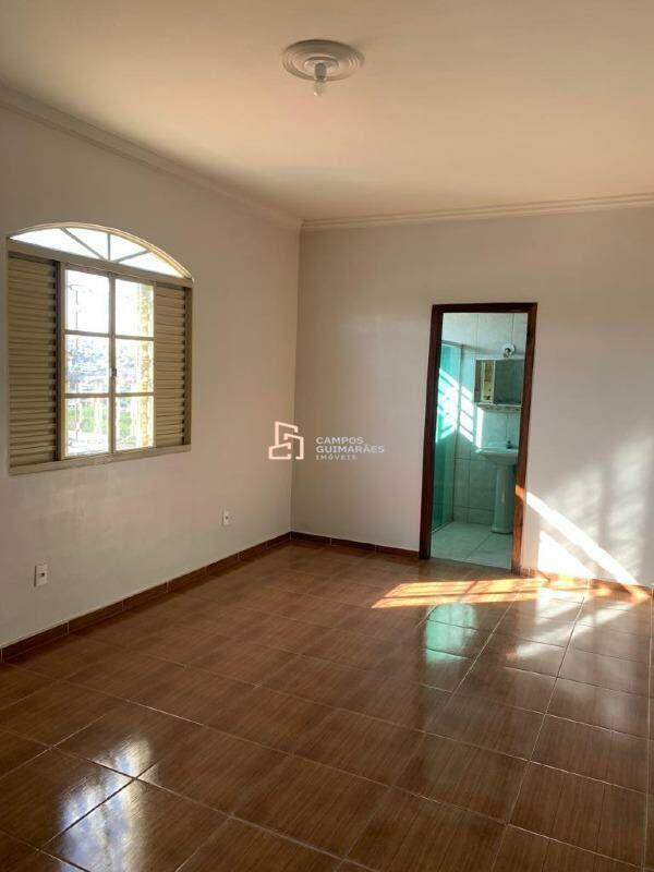 Casa, Das Industrias I (barreiro), 3 Quartos, 1 Vaga, 1 Suíte