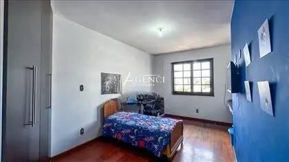 Casa, Camargos, 4 Quartos, 0 Vaga, 1 Suíte