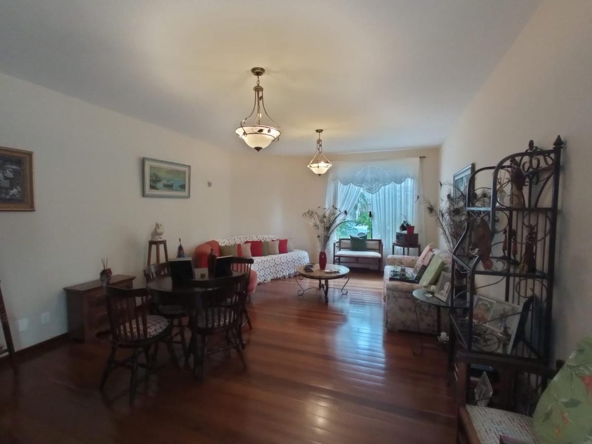 Casa, Buritis, 4 Quartos, 3 Vagas, 2 Suítes