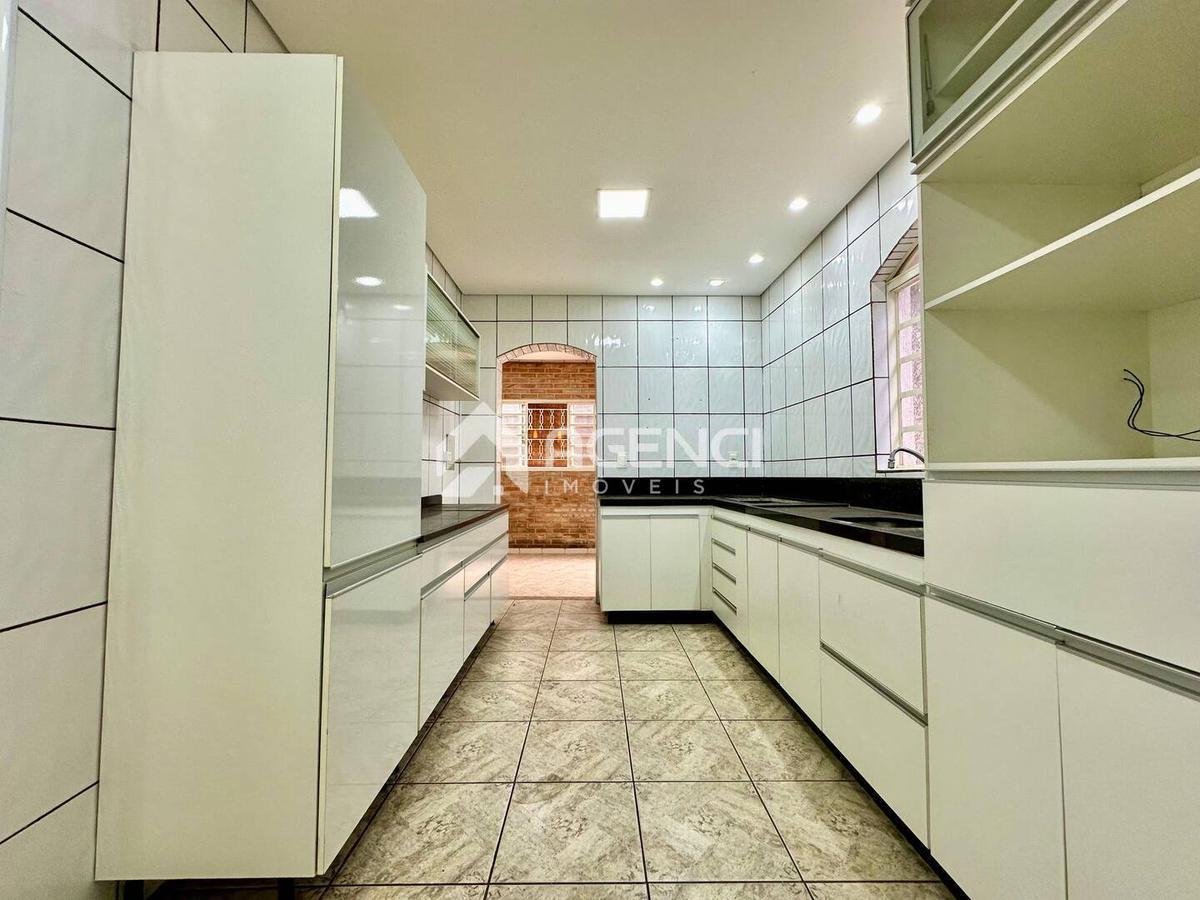 Casa, Parque Xangri-lá, 4 Quartos, 0 Vaga, 1 Suíte